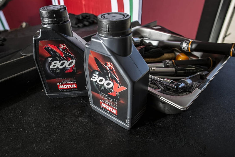 Motul 800 2T Off-Road 100% Synthetic Racing Motor Oil 1L