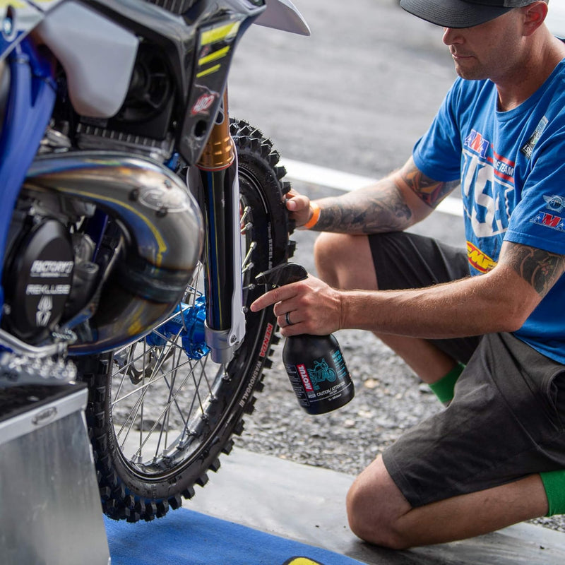 Motul 104881 MC Care E2 Moto Wash Powersports Degreaser and Cleaner Spray for Use on All Surfaces 1 Liter